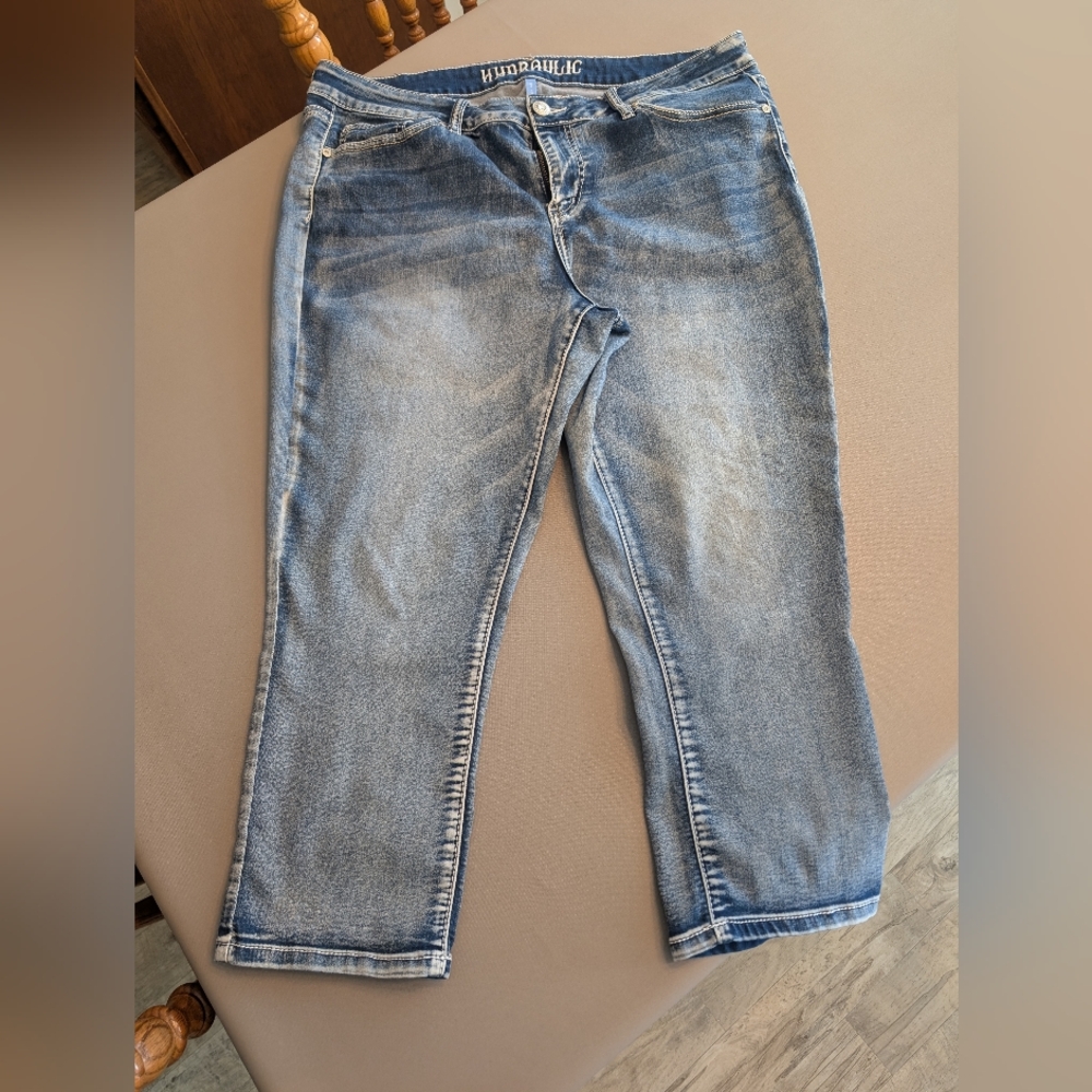 Hydraulic Light Blue Denim Capris
